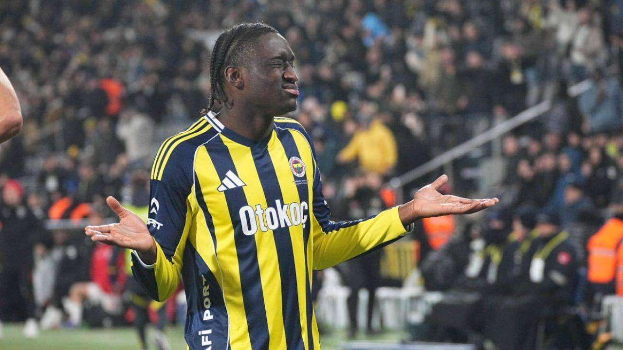 Fenerbahçe'ye yeni imza atmıştı: Takımda kalsa Aziz Yıldırım cebinden 12 milyon euro ödeyecekti! 2